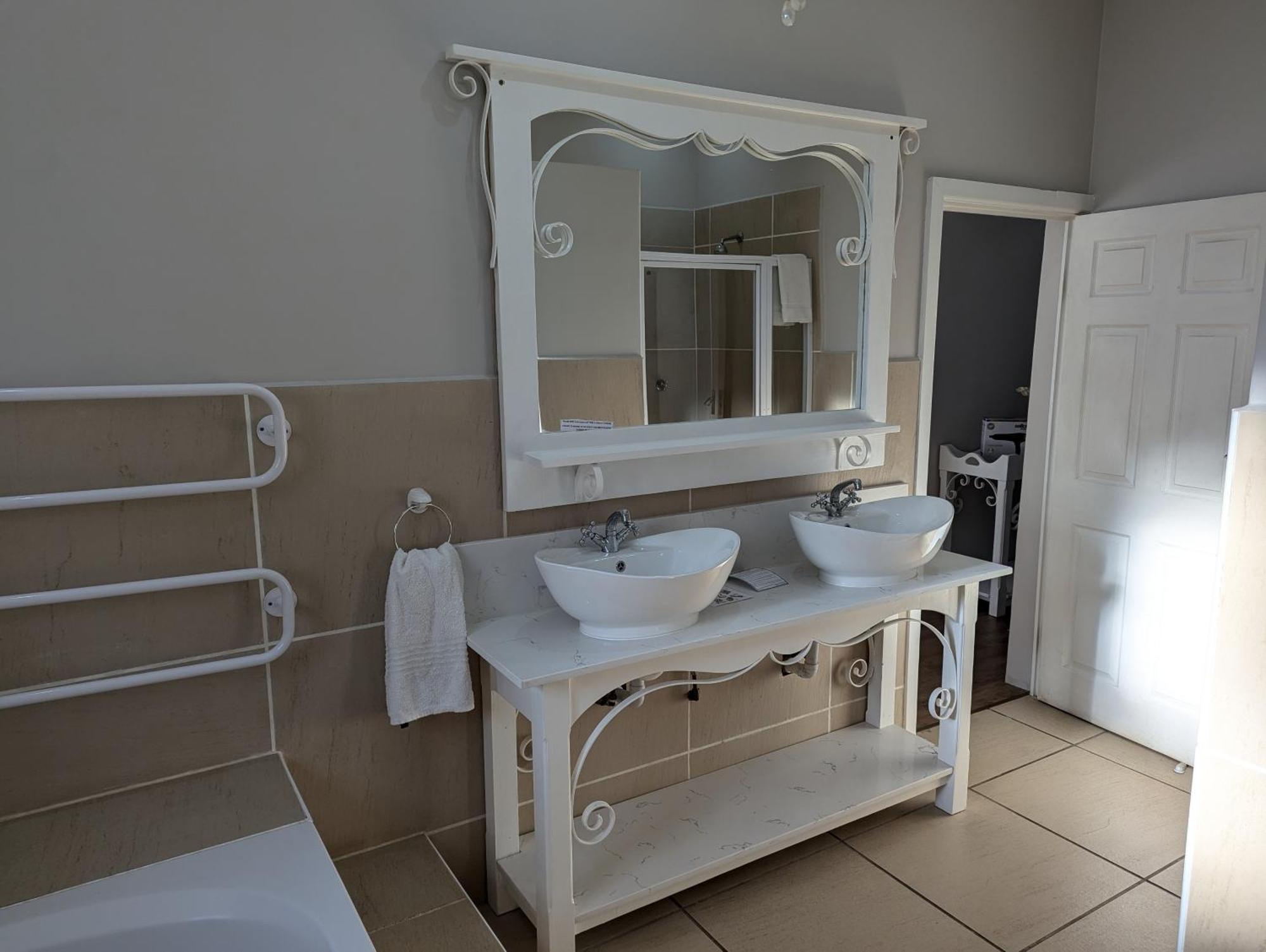 The Historic Hogsback Inn Room photo